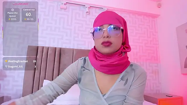 Chat XXX en directo de naishaa_