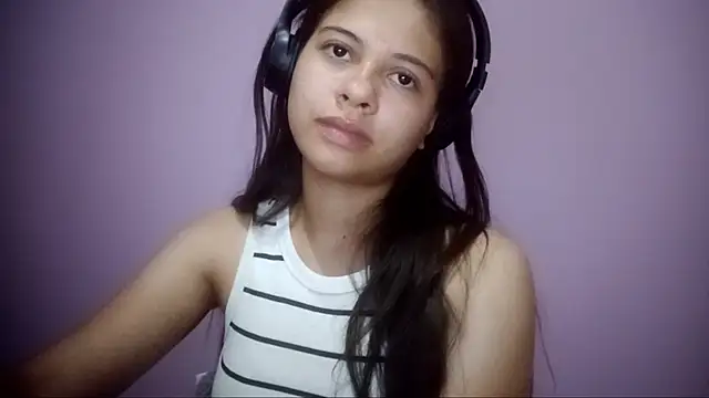 Chat +18 de AuroraMacintosh ao vivo