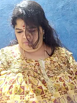 tamilthanushri Adlı Modelin Canlı XXX Sohbeti