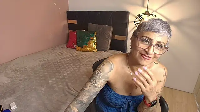 Chat XXX ao vivo de Charlotte__Gray