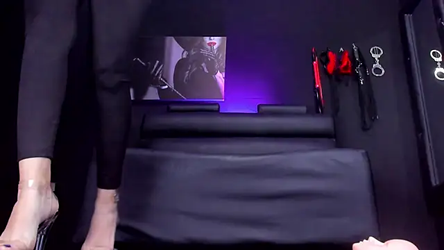 AprilStoness Chat XXX in diretta