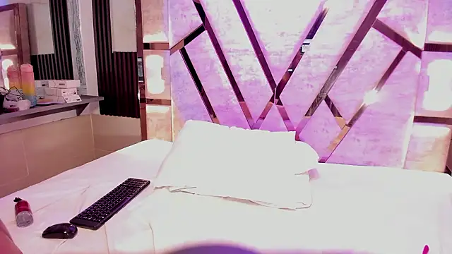 Athenea_Mills: онлайн-секс-чат