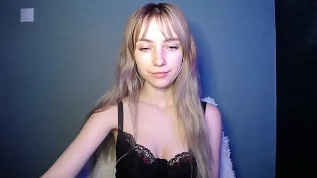 LuciaYoung 现场XXX聊天