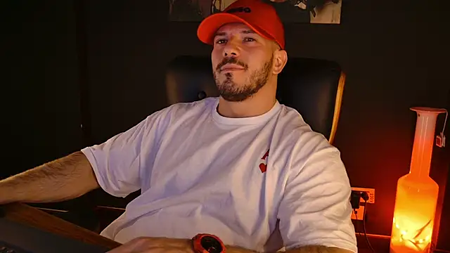 AngeloEric Chat XXX in diretta