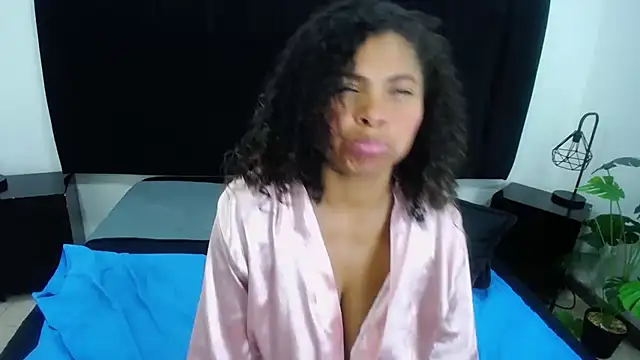 Chat XXX en directo de CamiilaReyes