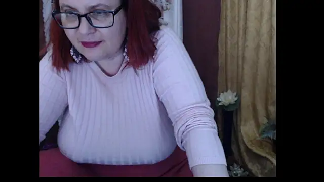 PlayfullMature's Live XXX Chat