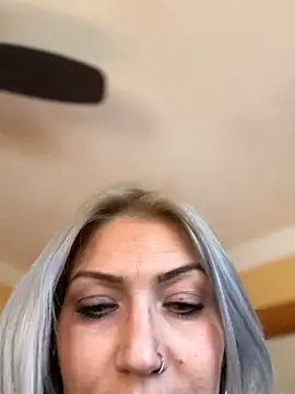 Онлайн чат XXX LittleMissEeve