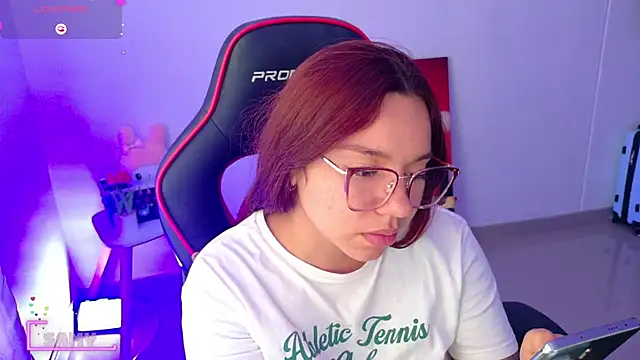 samantha_tattu Pertunjukan Webcam