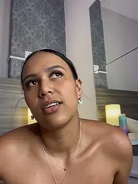 MiilaBlake Adlı Modelin Canlı XXX Sohbeti