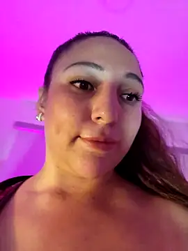 VickyHoult Adlı Modelin Canlı XXX Sohbeti