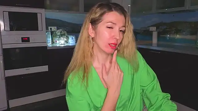 Miravexi's Live XXX Chat