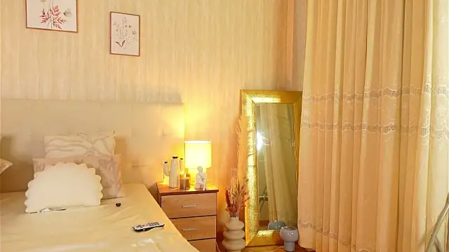 ZamphyraNightt Adlı Modelin Canlı XXX Sohbeti