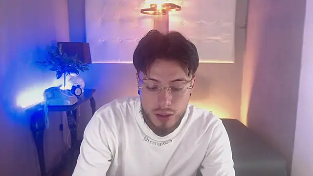 vision_jh's Live XXX Chat