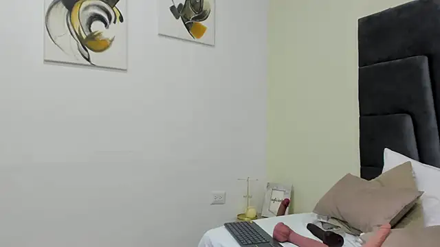 Mia_smith_x1 即時 XXX 聊天