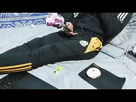 yazin19 লাইভ XXX চ্যাট