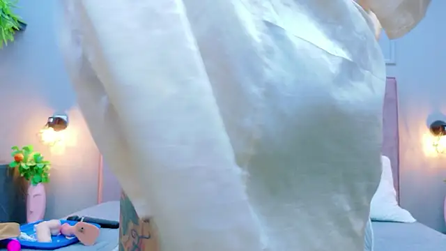 Busty_Zay webcam show