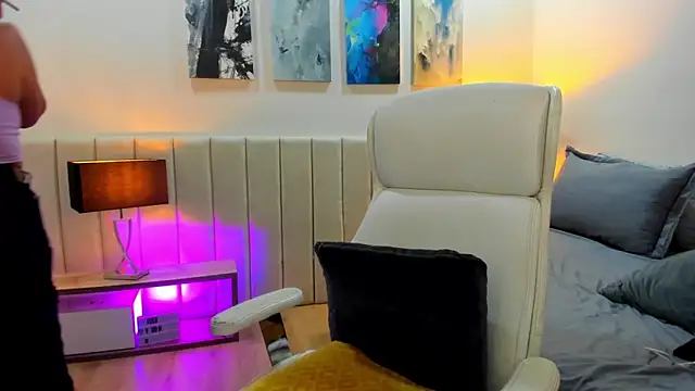 دردشة DaniRousse الجنسية المباشرة