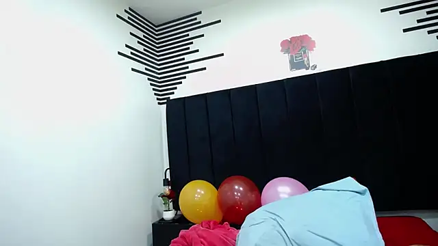 Онлайн чат XXX QueenMatturex