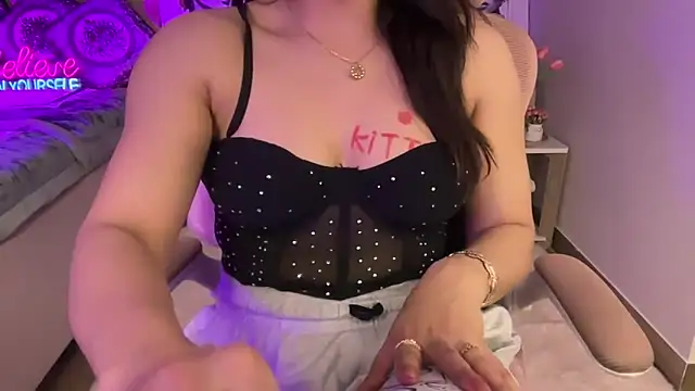 Онлайн чат XXX Laila_on_Fire