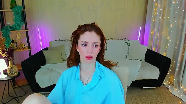 ChristinaConteeree Chat XXX live