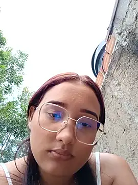 young_dairy01 élő XXX-chatje