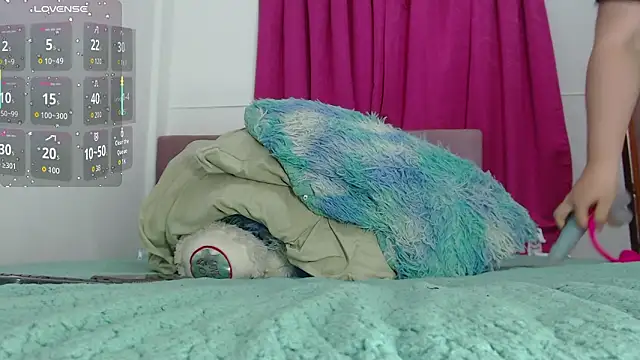 Miiss--Start live XXX chat