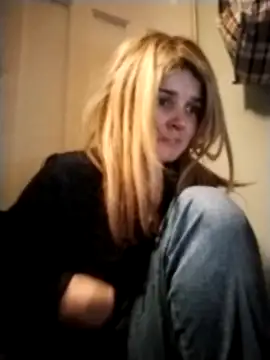 Show modela Amy01112 na web-kameri