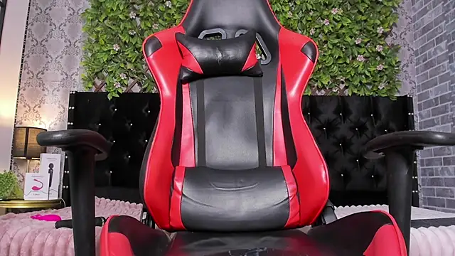 Онлайн чат XXX Emilycrush