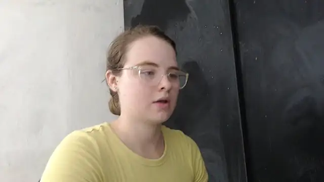 Онлайн чат XXX HellenMiyer1111