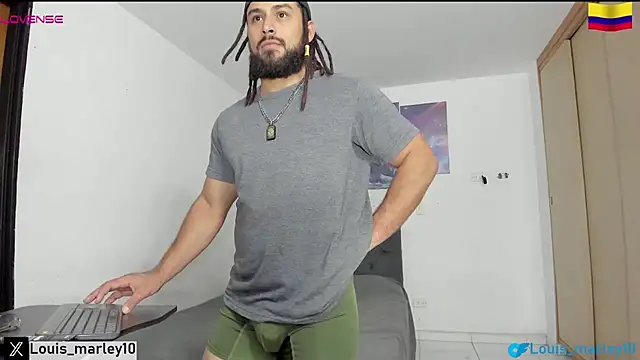 Louis_marley__ élő XXX-chatje