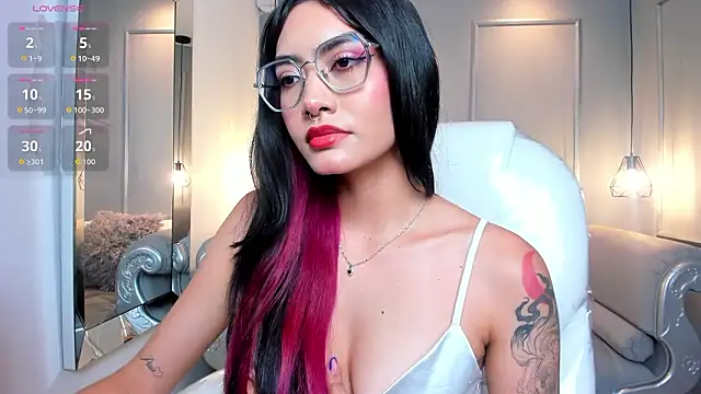 AzuraKindong live XXX chat