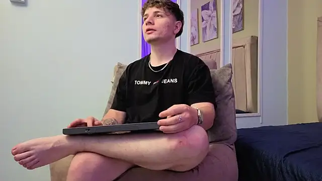 Онлайн чат XXX Leoo_Miller