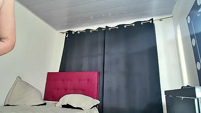 ZOEYJUAN_95: онлайн-секс-чат