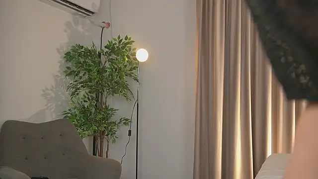 Alyonaqueen_ élő XXX-chatje