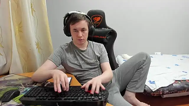 iliaskrislove Chat XXX live