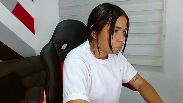 Chatroom XXX en direct de AliceSmity_