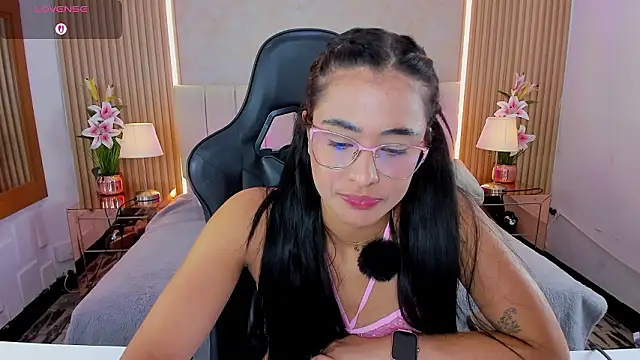 ZOEBARLOWE's Live XXX Chat