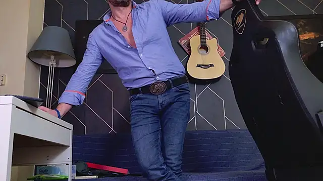 Show modela ChrisKox na web-kameri