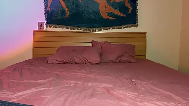 KellyTwink: вебкам-шоу