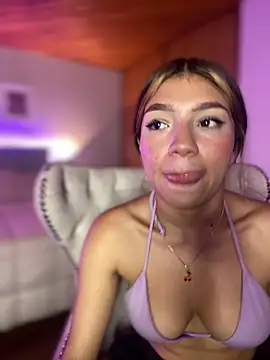 Isabella18_pink's Live XXX Chat