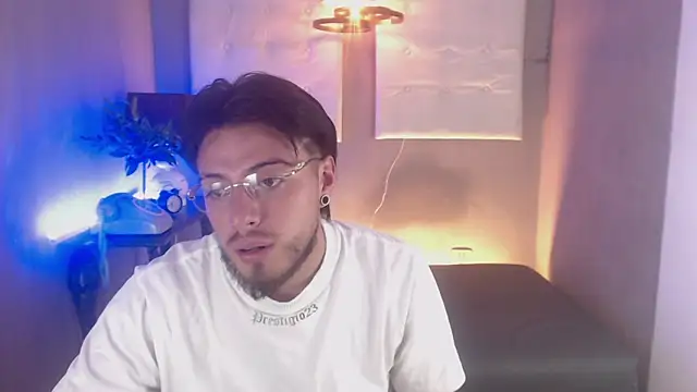 vision_jh élő XXX-chatje