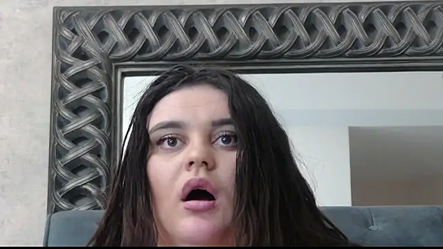 SaraElise 即時 XXX 聊天