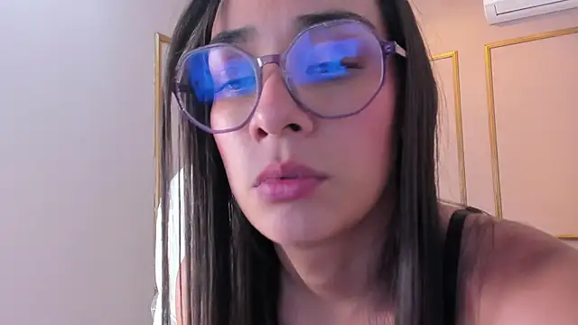 NahimiThompson 라이브 XXX 채팅