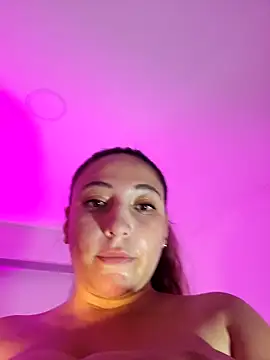 VickyHoult 现场XXX聊天