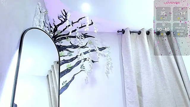 _LaraMom_ Chat XXX in diretta