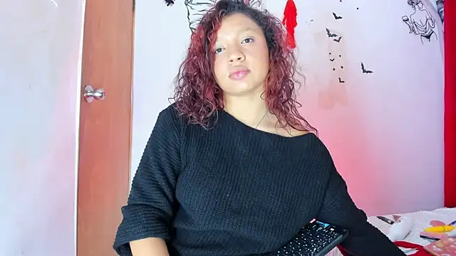 Emily_Coper18のライブXXXチャット