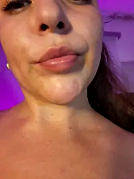 VickyHoult élő XXX-chatje