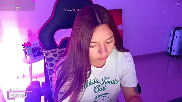 samantha_tattu: διαδικτυακό σόου στην κάμερα