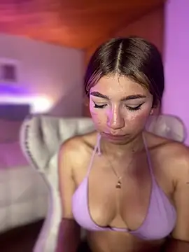 Isabella18_pink Adlı Modelin Canlı XXX Sohbeti