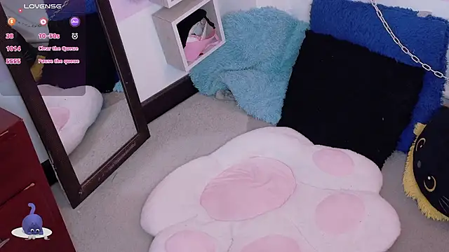 Catwhite_ élő XXX-chatje